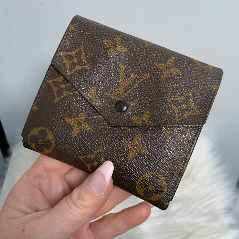 Pre date code authentic Louis Vuitton Elise wallet - extreme wear